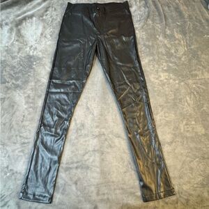 Boohoo Black Faux Leather Trousers

#1338